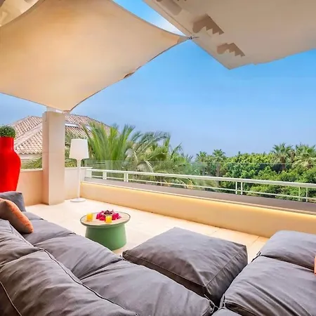Luxury Penthouse Prime Location Apartment *